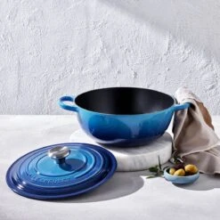 Le Creuset Wok-braadpan 4,1 Liter ø 26 Cm Gietijzer Azure 7 Le Creuset Wok-braadpan 4,1 Liter ø 26 Cm Gietijzer Azure -Keuken Verkoop 21114262200430 alt5 1