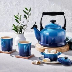 Le Creuset Tradition Fluitketel 2,1 Liter Staal Azure -Keuken Verkoop 40102022200000 alt4