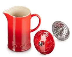 Le Creuset Holly Collectie Cafetière 800 Ml Aardewerk Kersrood -Keuken Verkoop lc 20200612 zs ps fs 60706080601503 007