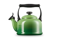 Le Creuset Tradition Fluitketel 2,1 Liter Staal Bamboo 4 Le Creuset Tradition Fluitketel 2,1 Liter Staal Bamboo -Keuken Verkoop lc 20200630 zs ps fs 40102024080000 003 1