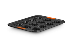 Le Creuset Pâtiliss Halloween Bakvorm Voor 12 Cakejes Staal Zwart 5 Le Creuset Pâtiliss Halloween Bakvorm Voor 12 Cakejes Staal Zwart -Keuken Verkoop lc 20210426 zs ps fs 46023000010000 007 1